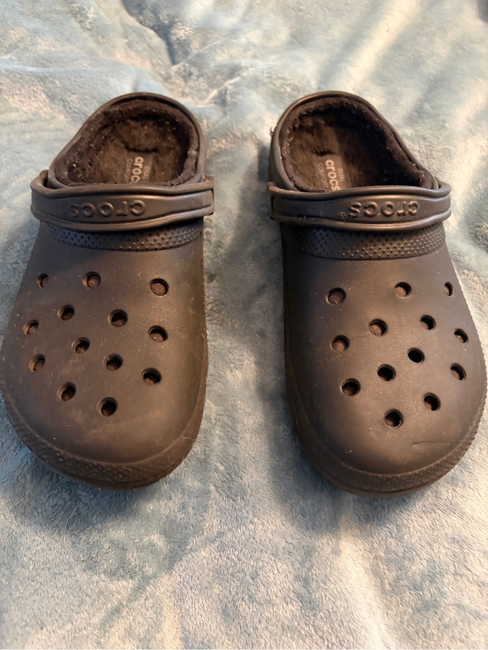 CROCS Classic Clog in Black with Cozy Lining